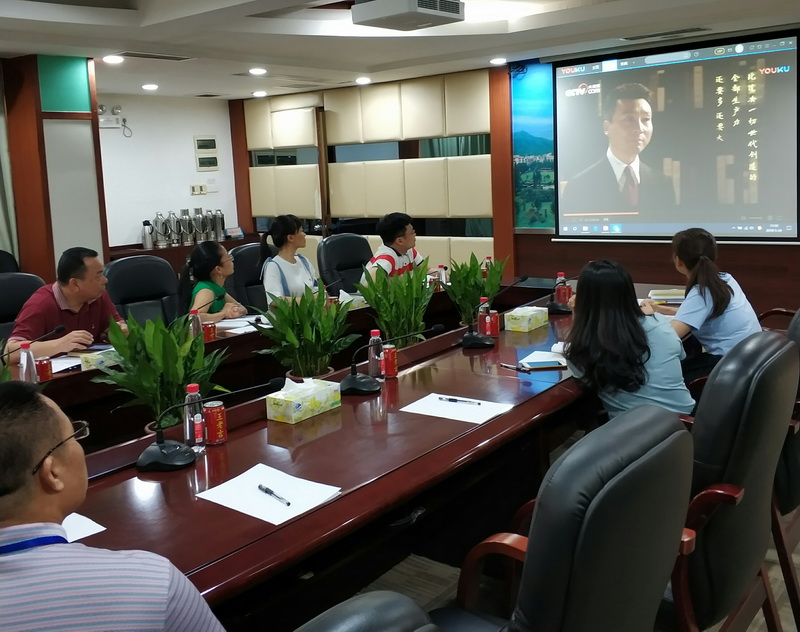 不忘初心、坚定信仰，沉温《共产党宣言》——第五党支部第一党幼组发展主题党日活动